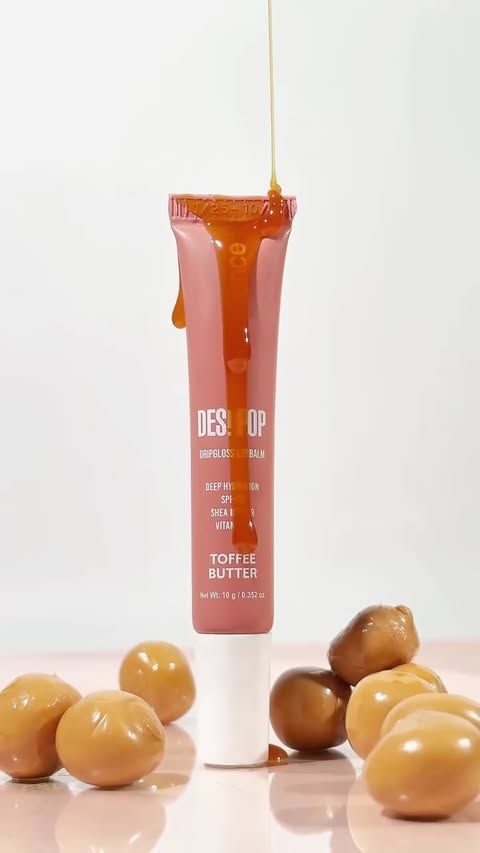 Instagram post by @glossyxglamm for Coloressence. Caption reads: [...] in DESI VERSE🪩✨ content created for....