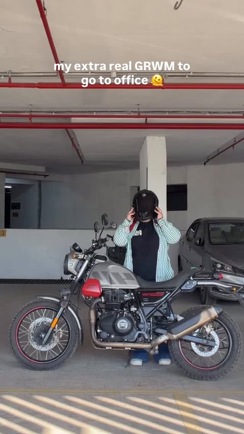 Instagram post by @beautyanomaly for The Pink Foundry. Caption reads: few things i realised after going to office

1. i....