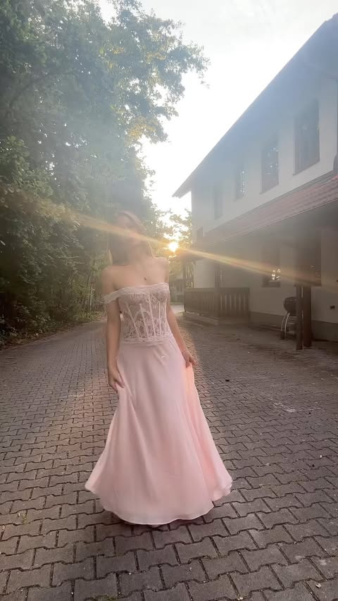 Instagram post by @jaminawunderlichh for House Of CB. Caption reads: @houseofcb 💗 #gifted.