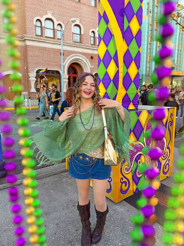 Instagram post by @pincessshannon for Universal Orlando Resort. Caption reads: [...] Gras??? #universalmardigras universal....