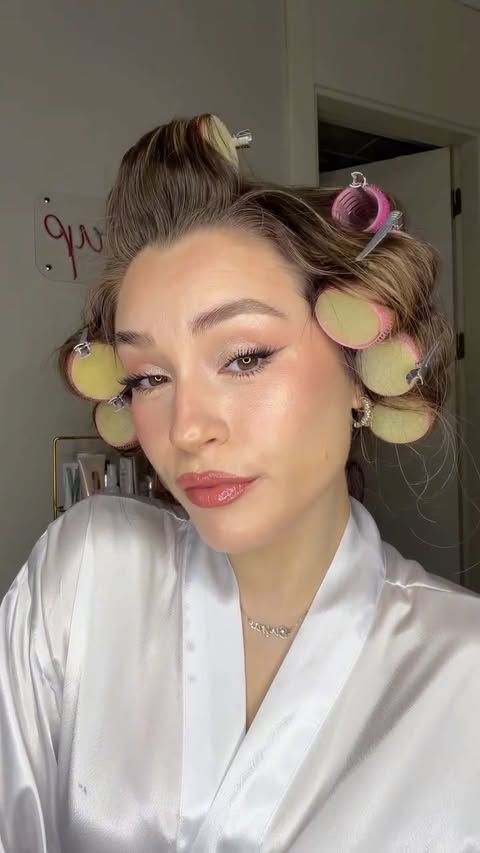 Instagram post by @busraungaann for Givenchy Beauty. Caption reads: Victoria Secret Makeup ✨💘🪽
.
Kullandığım....