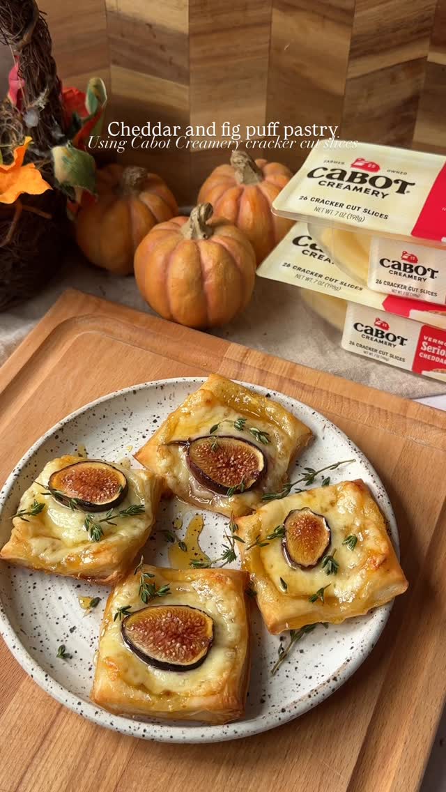 Instagram post by @dieteticaesthetic for Cabot Creamery Cooperative. Caption reads: Fig & cheddar puff pastry 🍯

Ingredients:
1 small....