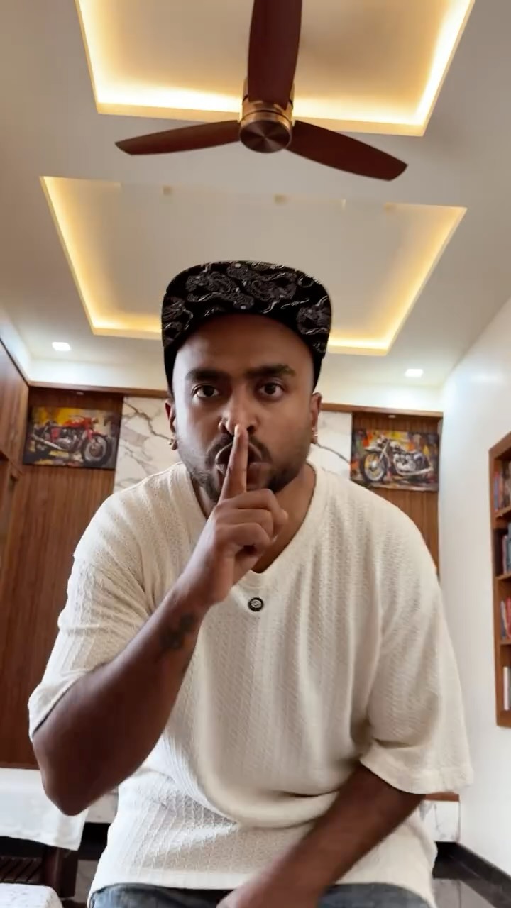 Instagram post by @raghu_vinestore_official for Airtel Payments Bank. Caption reads: ⁩#Ad That friend who doesn’t get to the point....