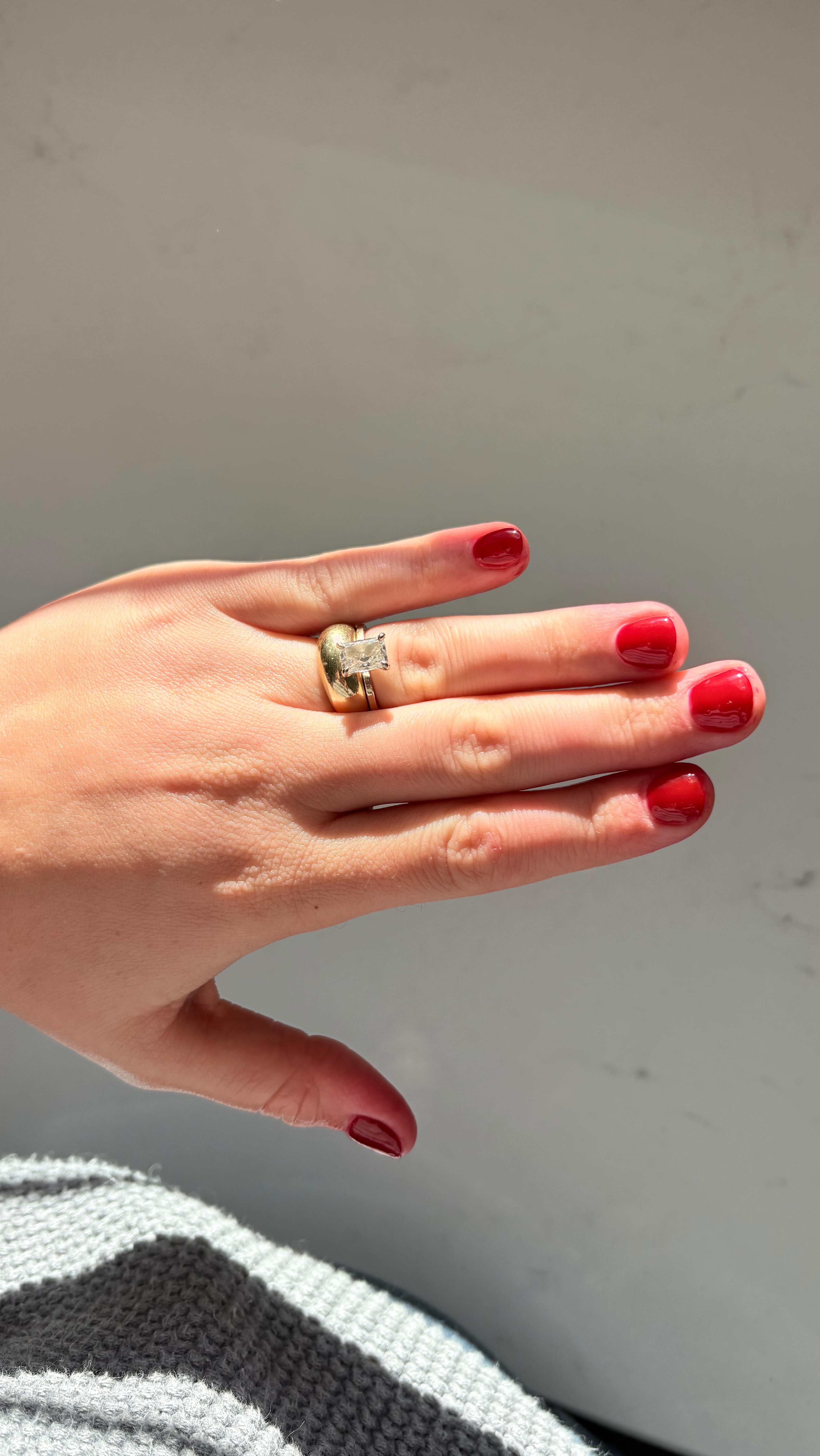 Instagram post by @averybsweatt for Leesa. Caption reads: [...] for an additional $50 off your purchase!....