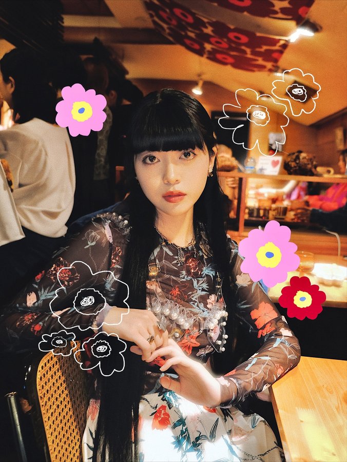 Instagram post by @maika797 for Marimekko. Caption reads: [...] Unikkoがオープンしてるので是非行ってみてネン🍓

#PR #marimekko....