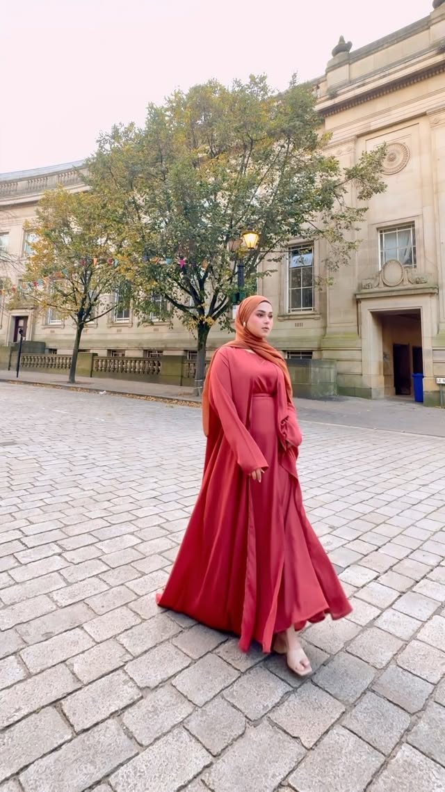 Instagram post by @a.j.b91 for Sowears. Caption reads: [...] with this stunning brunette abaya by....