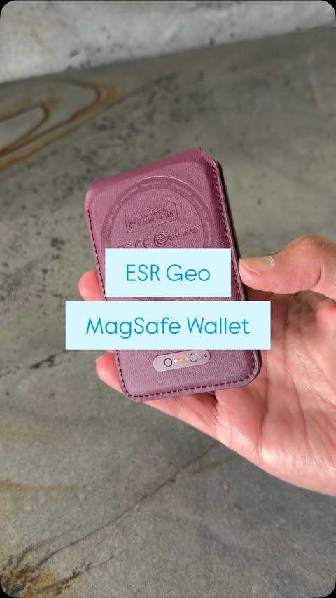 Instagram post by @simplysalfinds for ESR. Caption reads: [...] might be the smartest wallet I’ve used 👀....