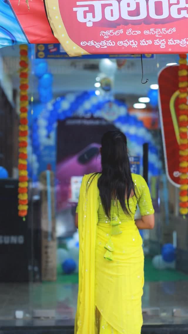 Instagram post by @bhimavaram_ammaie for Sangeetha Mobiles. Caption reads: Brand New Vivo V60e♥️💥 @sangeetha.mobiles.