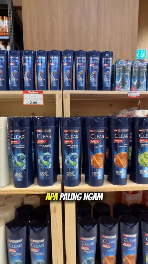 Instagram post by @sharkmanz_ for Clear Scalp & Hair. Caption reads: Orang macamni memang special breed #ClearMY....
