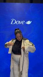 Instagram post by @evelynbotto for Dove. Caption reads: [...] el test del cabello con @dove para saber que....