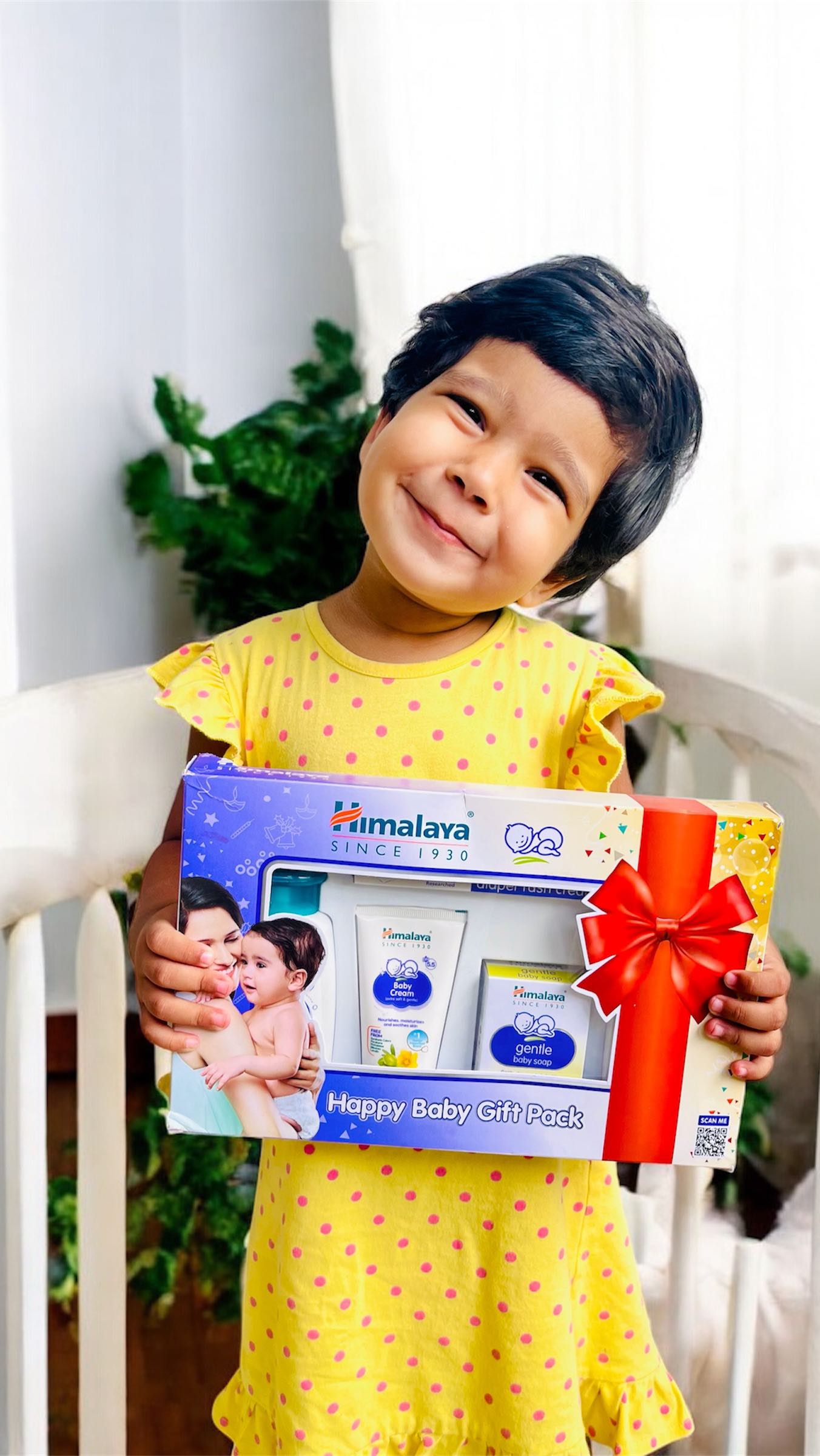 Instagram post by @momslife_aadi_anvi for Himalaya Babycare. Caption reads: #Ad Celebrate every festival with the gift of....