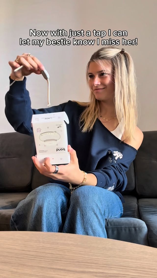 Instagram post by @willitwafflemini for Bond Touch. Caption reads: [...] stay connected! That’s why I use the Bond....