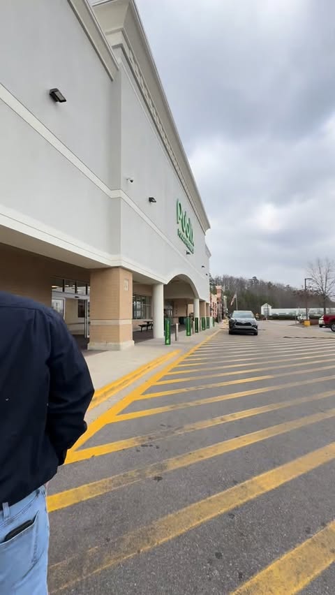 Instagram post by @mattisoncurtlynn for Skinny Mixes. Caption reads: @skinnymixes has all the flavor with none of the....