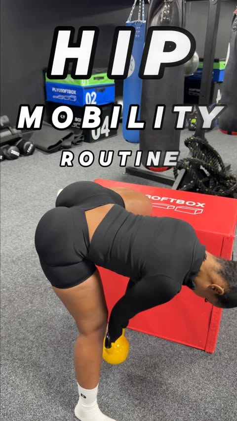 Instagram post by @nemoqueen_ for Prozis. Caption reads: Online coaching in bio 💕

Full fit from @prozis....