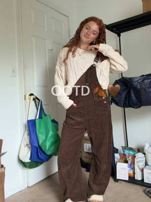 TikTok post by @maddie.shampoo for SCUSTY. Caption reads: My most worn fall piece 🤎🤎@SCUSTY #fallfashion....