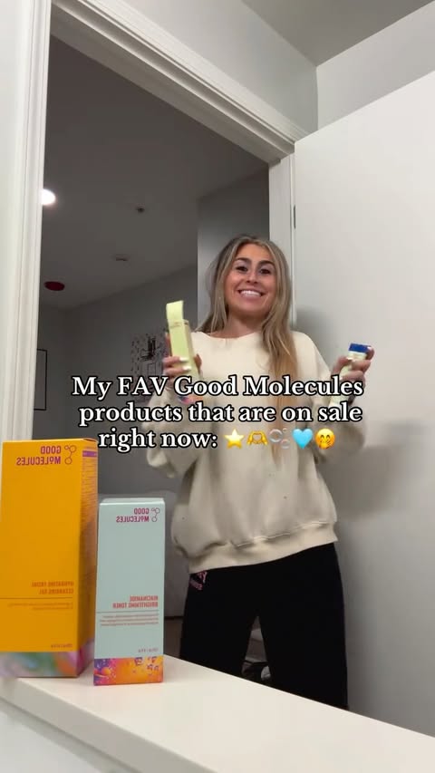 Instagram post by @meganmillion100 for Good Molecules. Caption reads: INSANEEEE
Link in my bio!!! Happy
black friday!!!....