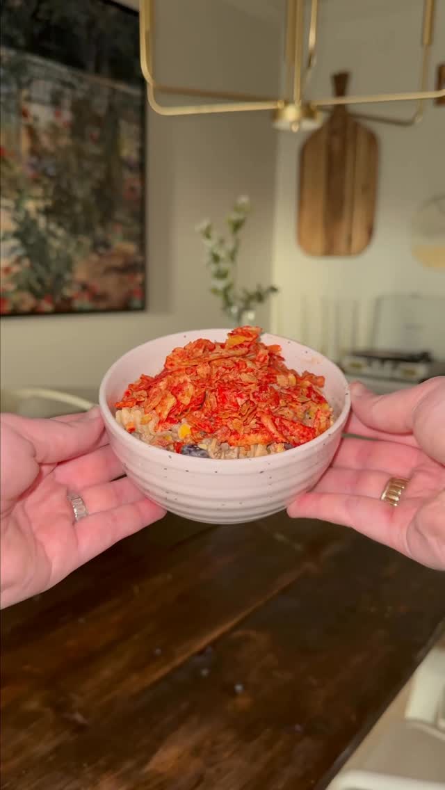 Instagram post by @liz____hall for Quest Nutrition. Caption reads: Healthy High Protein Spicy Taco Pasta....