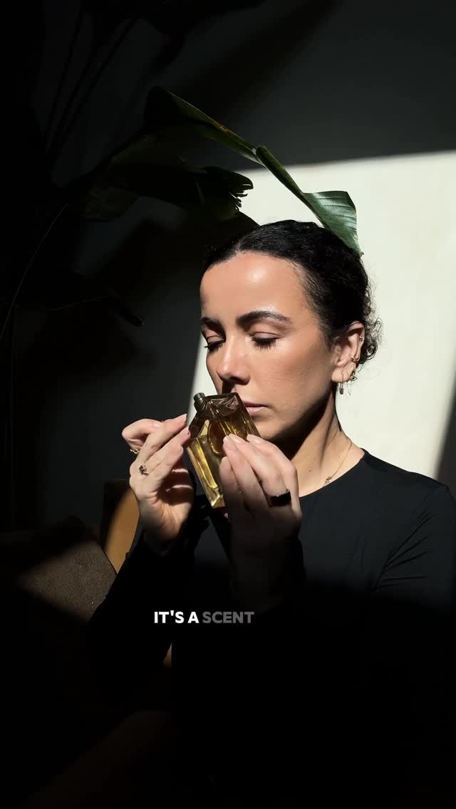 Instagram post by @makeupsessions for Burberry. Caption reads: A vanilla that evokes memories @burberrybeauty....