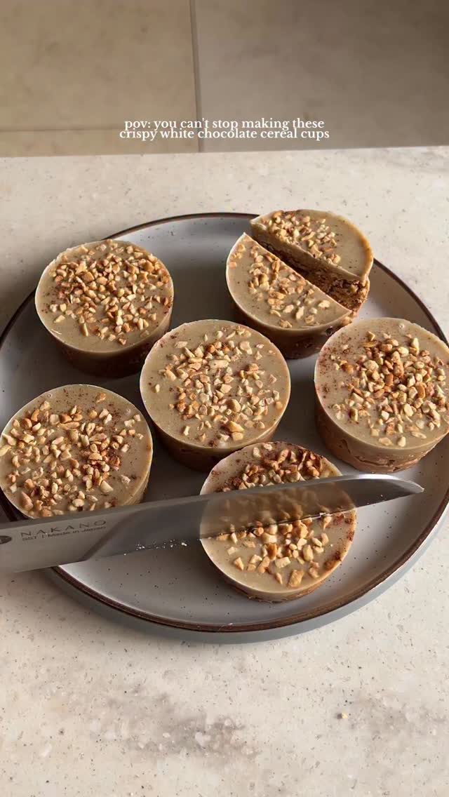 Instagram post by @elllgibson for Natures Path. Caption reads: [...] sweet treat Made using my favourite....