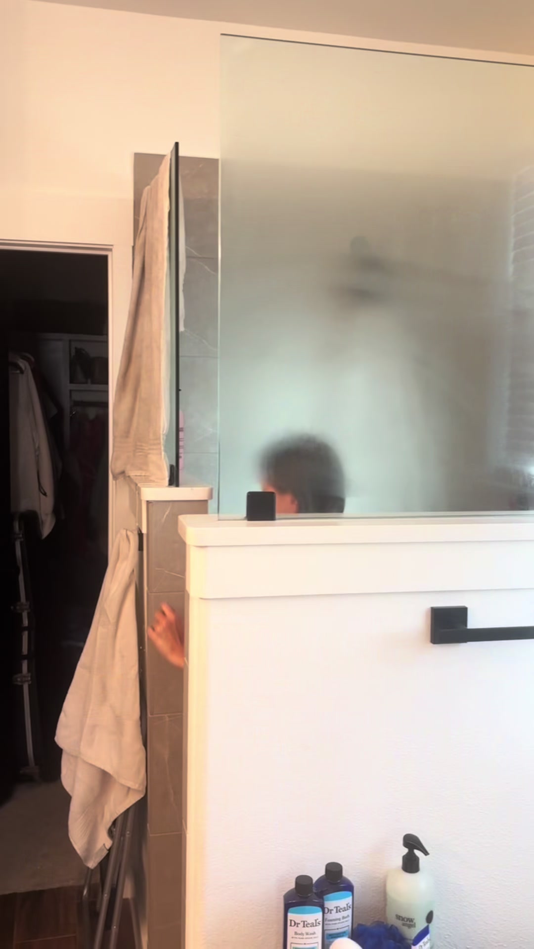 TikTok post by @jasonpugh33 for Eskiin. Caption reads: @eskiin #showerhead #filter #waterfilter [...].