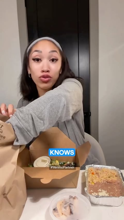 Instagram post by @mariahcrose for Venmo. Caption reads: [...] WITH MEEE 🍽️🌮🤍✨🥗 #DoorDashPartner....
