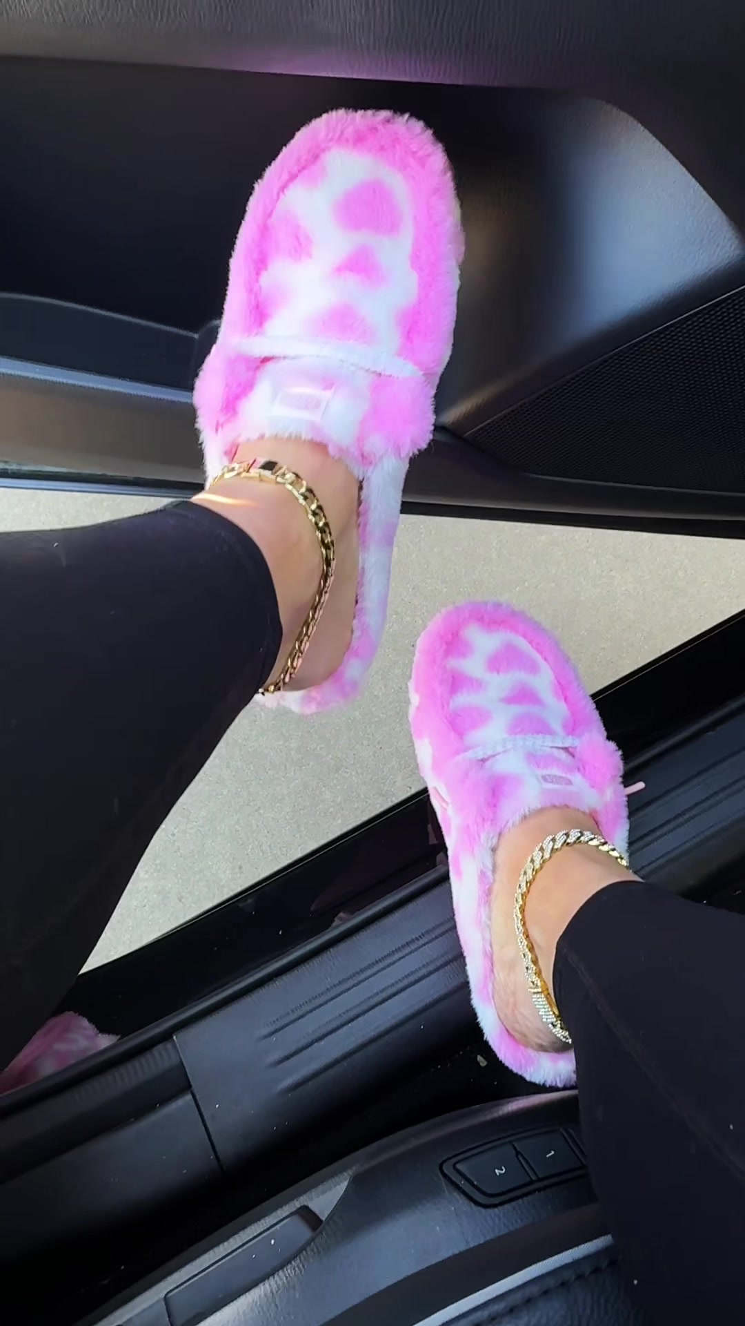 TikTok post by @itsmagsanddavid for HEYDUDE shoes. Caption reads: @HeyDude Wendy Slipper Heart Shoes #heydudeshoes....