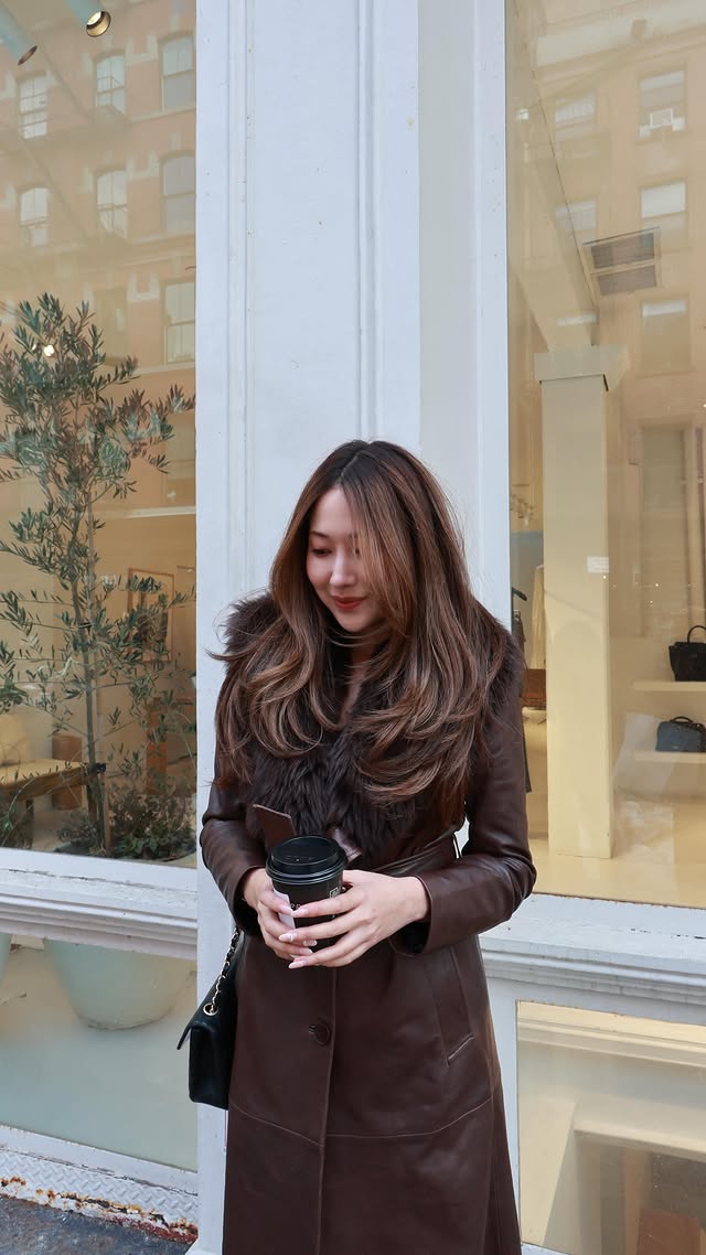 Instagram post by @alessa for Dyson. Caption reads: [...] blowout thanks to my trusty air wrap....