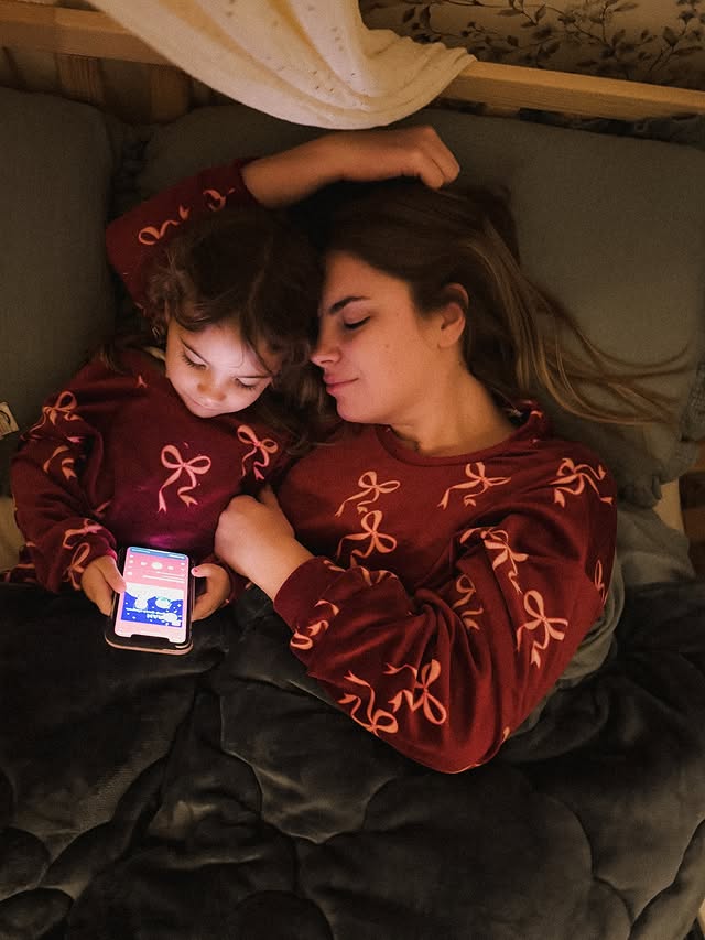 Instagram post by @juf.mevin for KETNET JUNIOR. Caption reads: Advertentie @ketnetjunior 🌙Avondroutine!
Ottie....