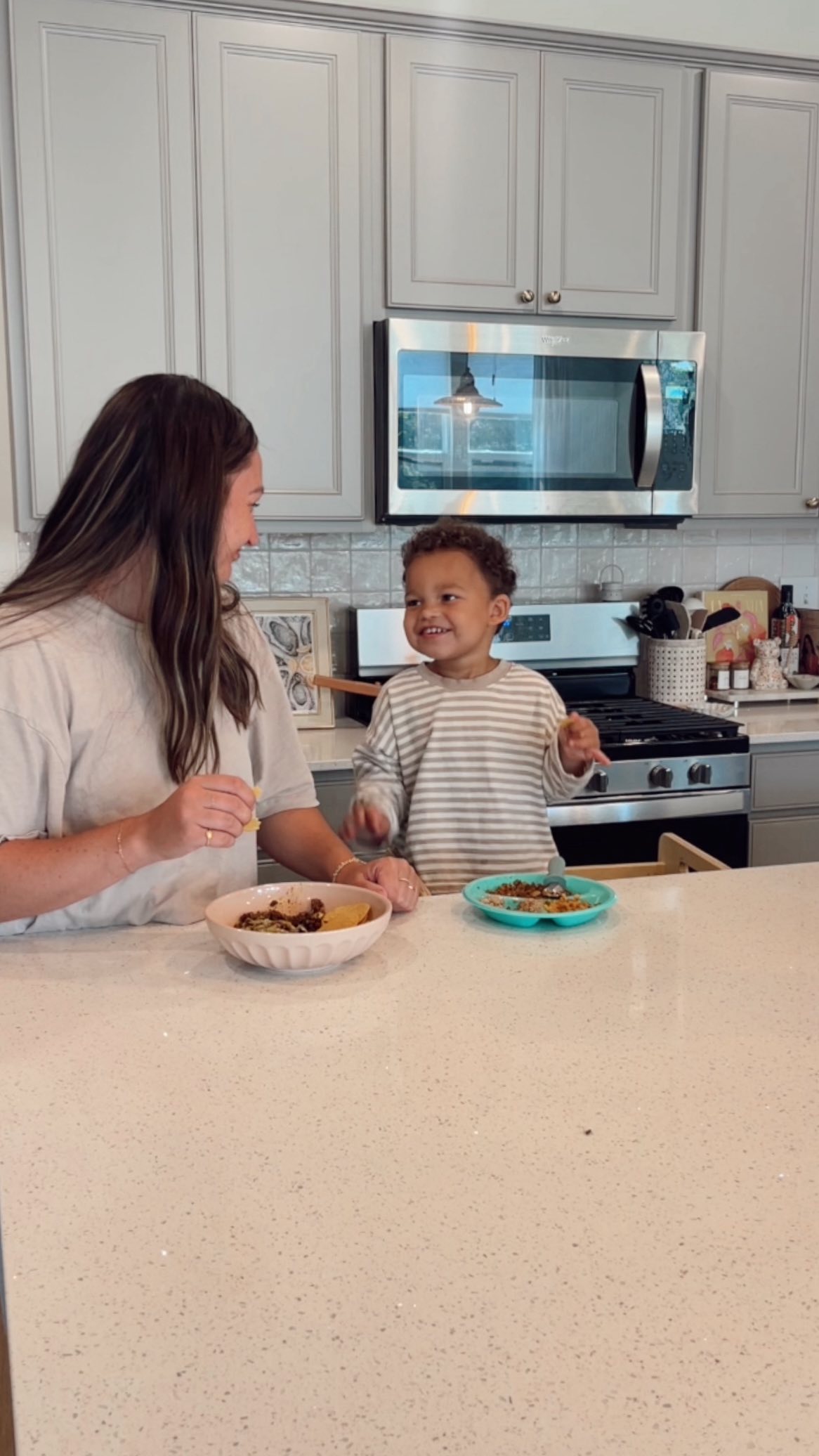 Instagram post by @chayse.carmichael for Siete Foods. Caption reads: Our new favorite quick & easy lunch: @littlespoon....