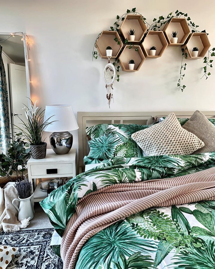 Instagram post by @jules.wish.list for MyDomaine. Caption reads: Waking up to the most beautiful sunny Sunday,....