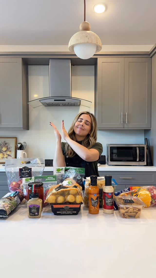 Instagram post by @itsmesaramartinez for Kroger. Caption reads: #ad Dinner planning on a budget that actually....