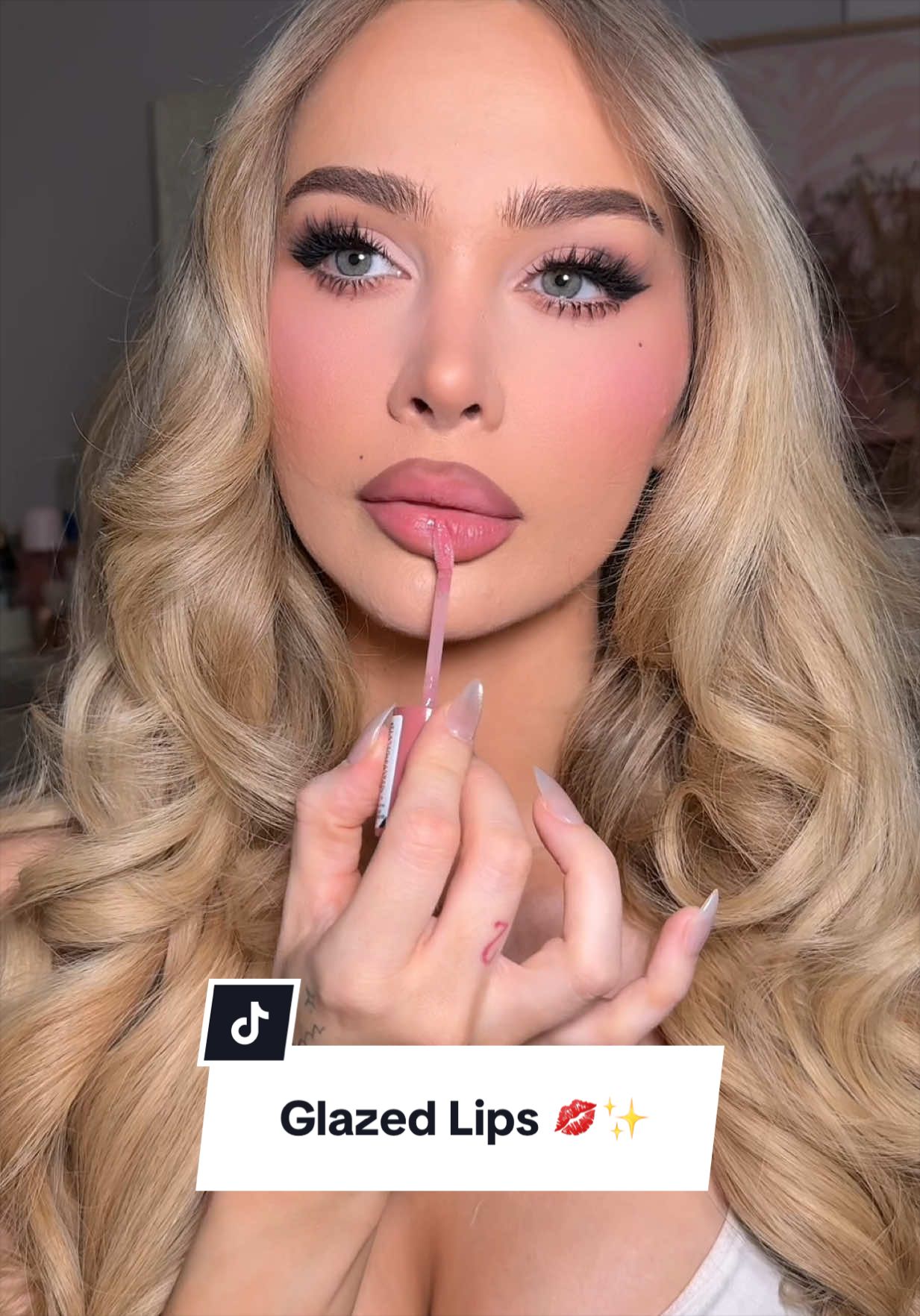 TikTok post by @alicedicksonnn for MUA Cosmetics Maroc. Caption reads: NEW lip products from MUA! Are you Team Whipped....