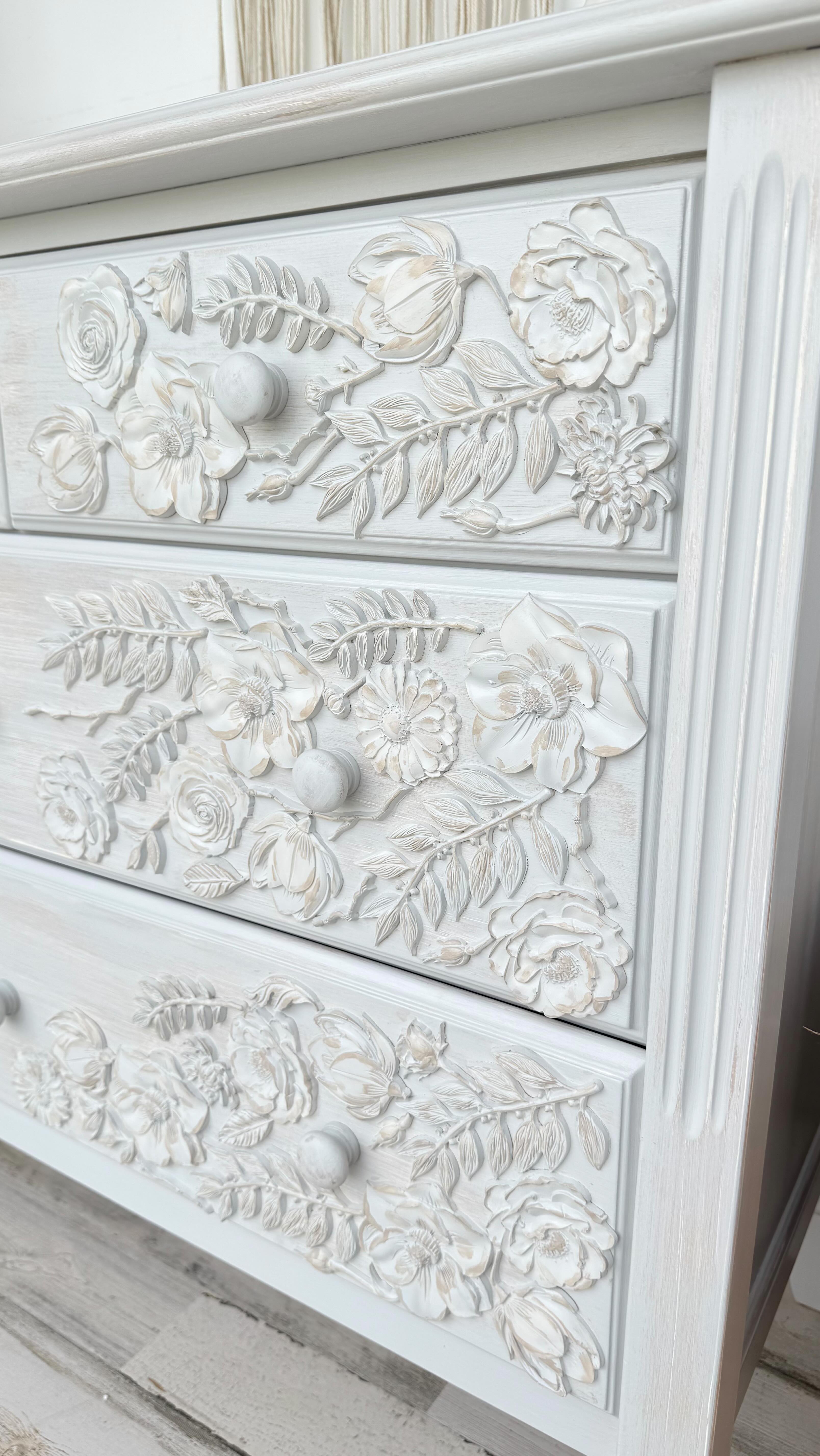 Instagram post by @shipsfurnitureflips for Fusion Mineral Paint. Caption reads: 🌺 Comment “FLOWER” for the product links.....