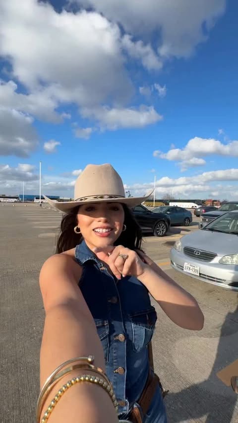 Instagram post by @jasmineeileenn for TickPick. Caption reads: [...] the Rascal Flatts concert. Thanks to....