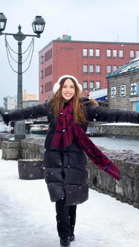 Instagram post by @yuki_dance_ for Universal Traveller. Caption reads: [...] 

Top to bottom from @universaltraveller_my....