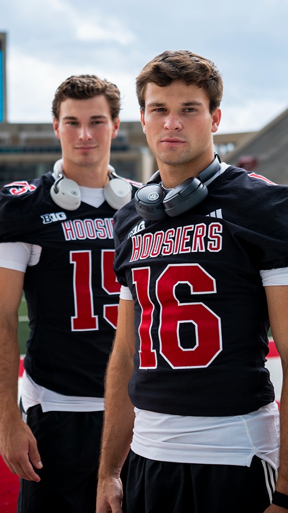 Instagram post by @fernando.mend0za for JLab. Caption reads: It runs in the family🏈 

From The Lab to The....