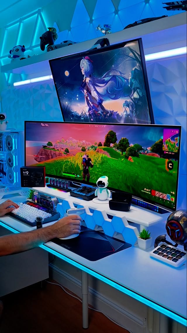 Instagram post by @mrstartech for FIFINEMICROPHONE. Caption reads: Follow me and write Giveaway 🎁🎁🎁
The Best....