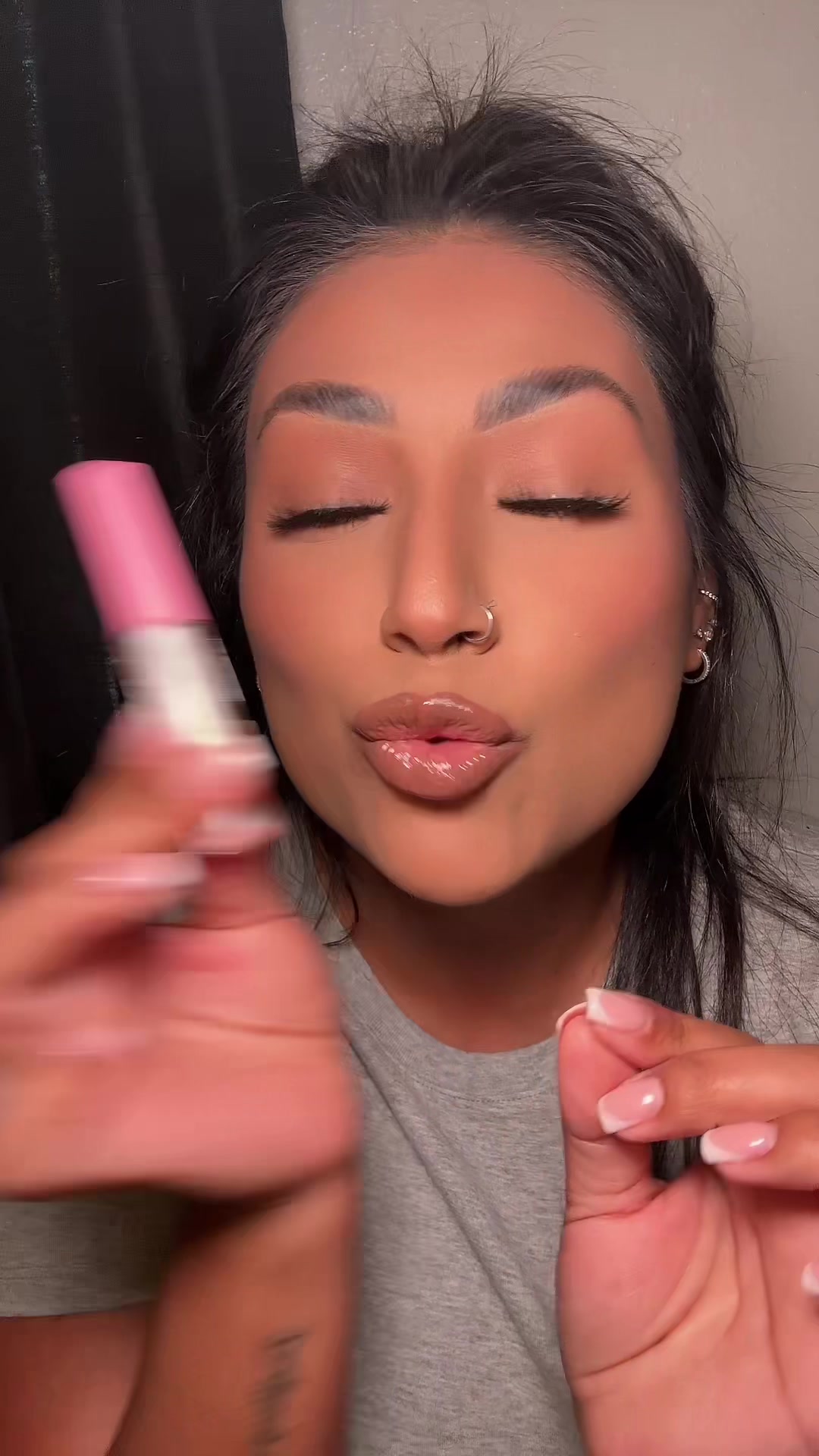 TikTok post by @yesiiii0101 for EXO Cosmetics. Caption reads: EXO CLEAR GLUE‼️ @Evettexo @EXO Cosmetics....