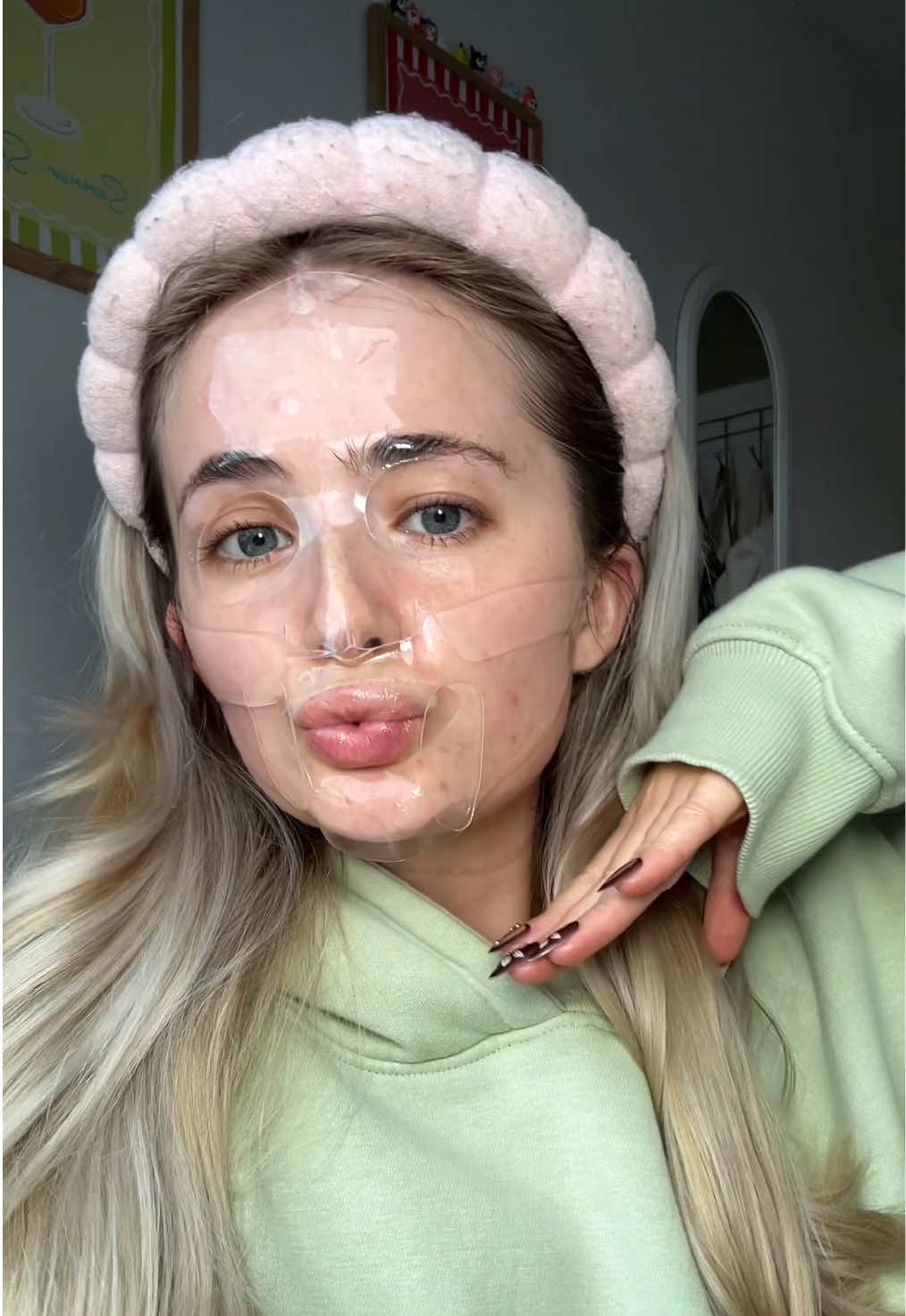 TikTok post by @.amberlouise for Glow Is Here. Caption reads: AD| My skin has never felt so hydrated 💧✨ @glow....