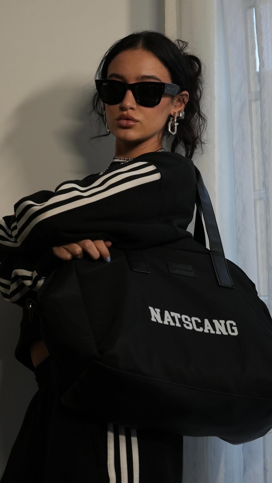 Instagram post by @nataliacangueiro for Gocase. Caption reads: oq eu levo na minha bolsa? 🌟👜 
@gocasebr

uso a....