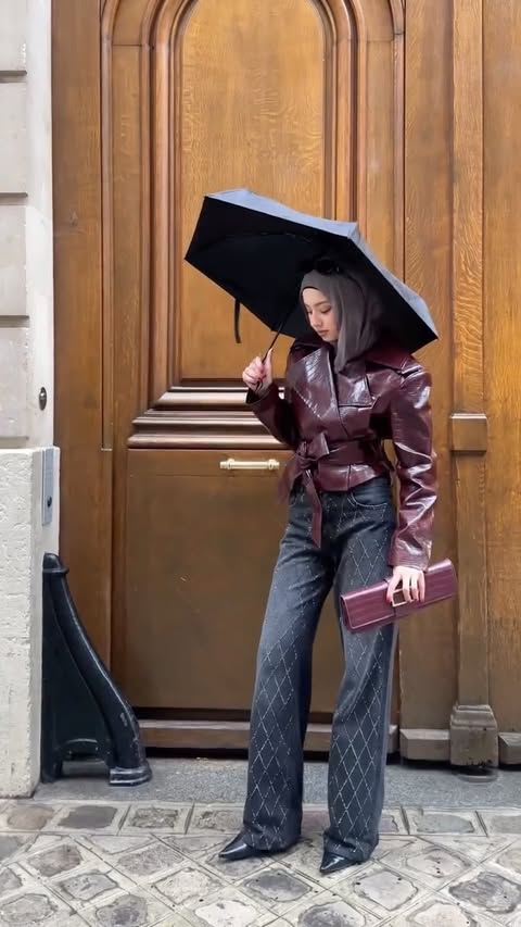 Instagram post by @leena_karwi for Meshki. Caption reads: PFW ootd by @meshki 🩶 

@parismodestfashionweek.