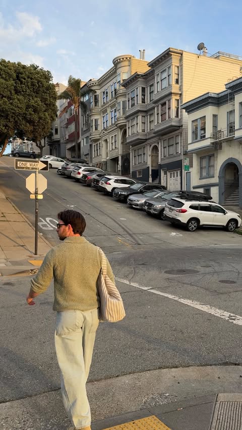 Instagram post by @danieltriassi for Visa. Caption reads: [...] on foot. This week, I partnered with @visa....