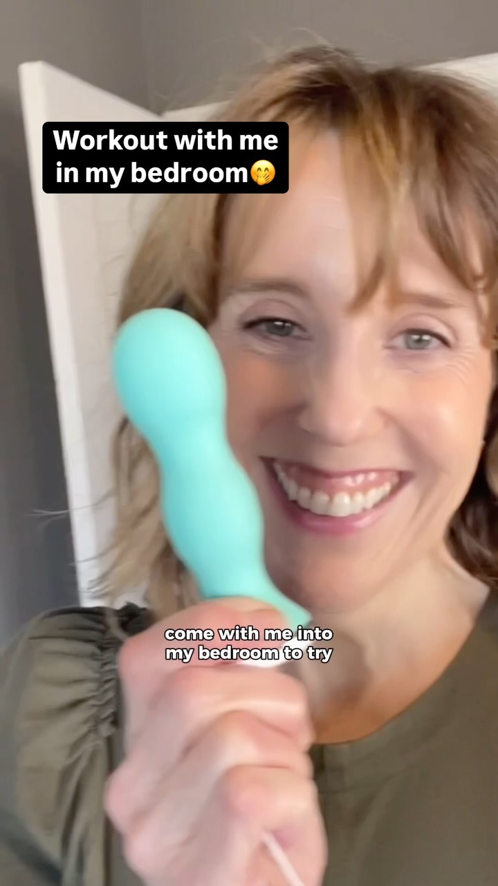 Instagram post by @thegarbagemom for Perifit. Caption reads: [...] here we are.🤦‍♀️ Thankfully @perifit.co....