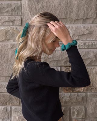 Instagram post by @hailee_shelley for Kaxi. Caption reads: Go check out @kaxi.co new holiday collection!!! ❤️.