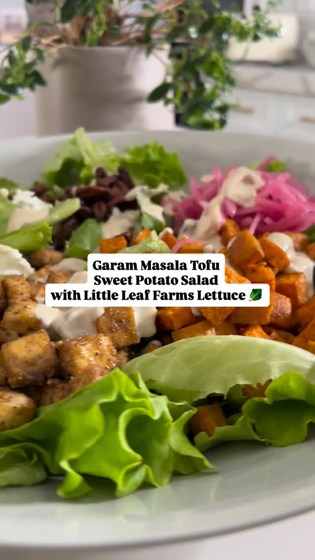 Instagram post by @chiefspicemama for Little Leaf Farms. Caption reads: Comment RECIPE and I’ll DM it to you 

🔥 🥬 Garam....