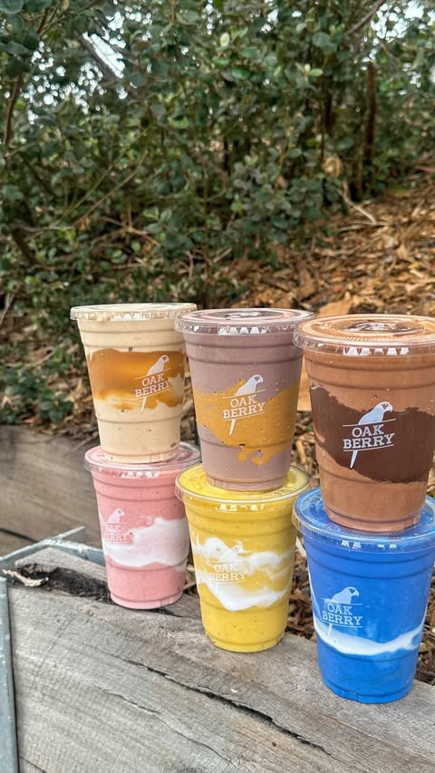 Instagram post by @foodie_or_fatty for OAKBERRY. Caption reads: Trying ALL 6 @oakberryau smoothies so you don’t....