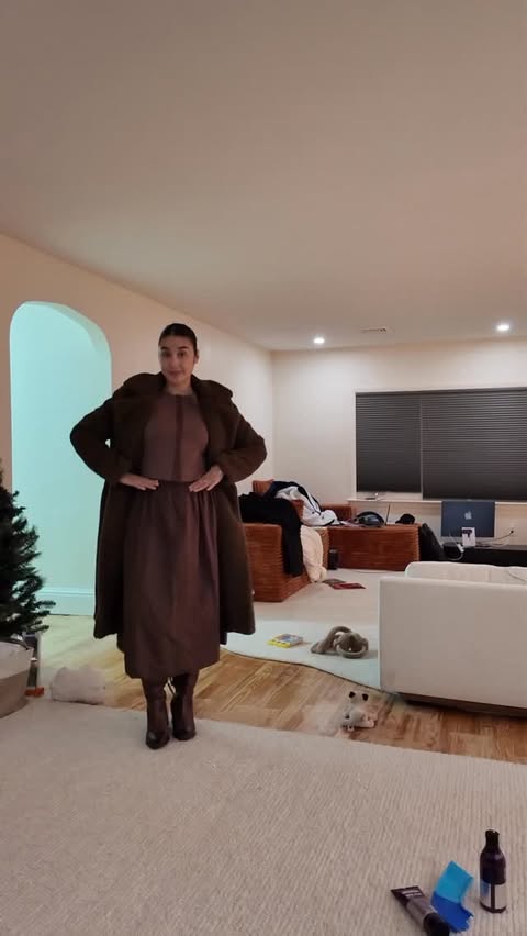 Instagram post by @alisha_denis_kunwar for Sam Edelman. Caption reads: GRWM!!!! #momcreator #momfashion #toddlermom #grwm....