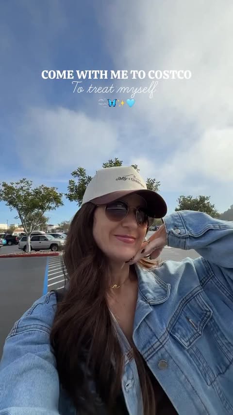 Instagram post by @shellykowatch for TIRTIR. Caption reads: You know I don’t gatekeep. This @tirtir_global is....