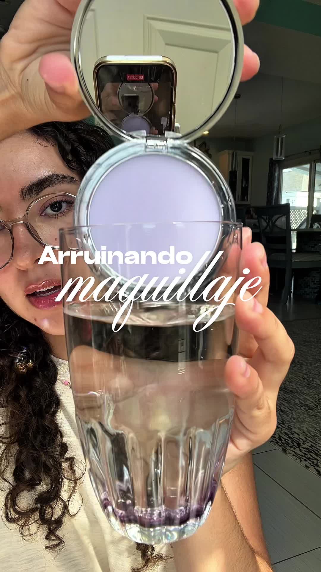 TikTok post by @pamelavelazquz for Chillab. Caption reads: Arruinando maquillaje porrr🫠 #chillab....