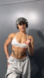 Instagram post by an influencer for Gymshark. Caption reads: MUAH 💋 @gymshark ‘soles’ #ad.